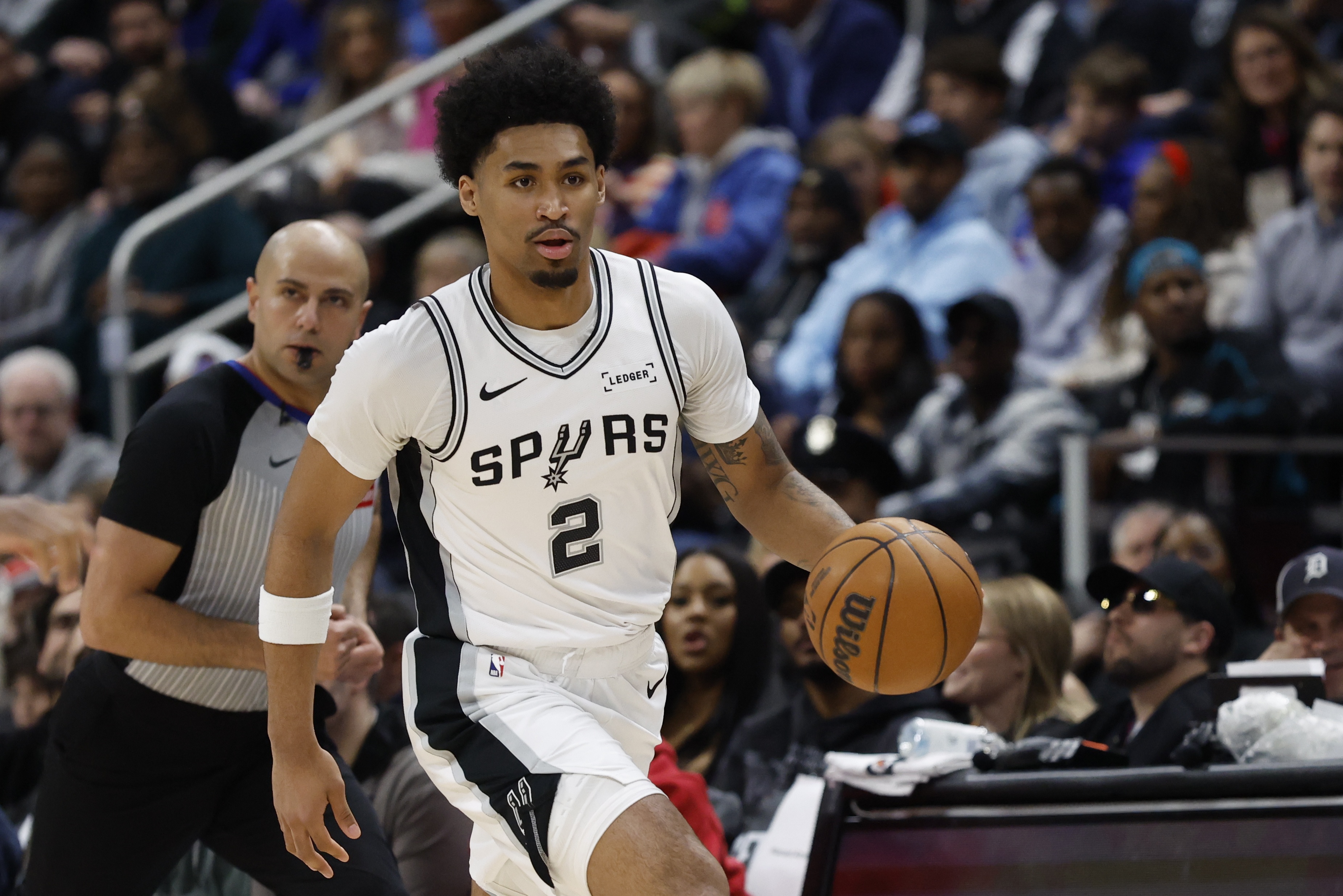 49图库官网-未来之星!NBA官方祝榜眼迪伦·哈珀20岁生日快乐