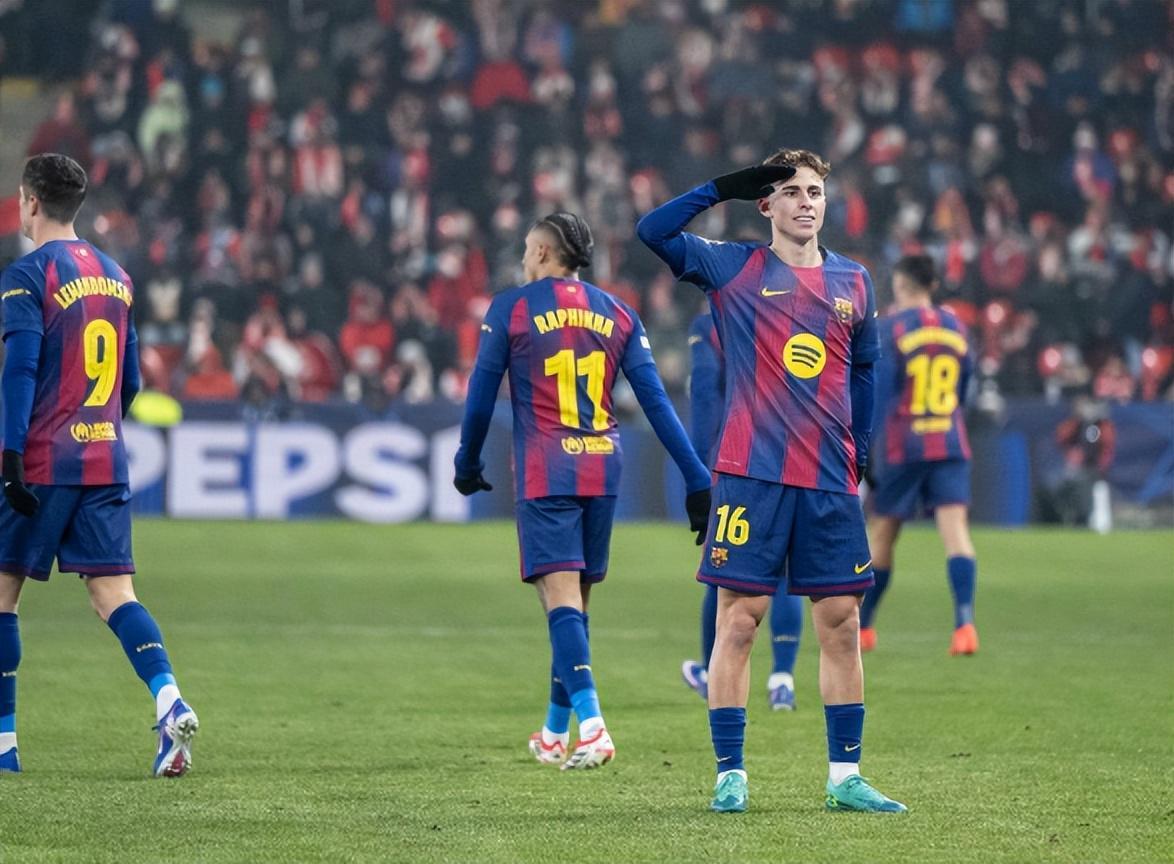 49图库-4:2!莱万另类双响,巴萨2记世界波,拒绝爆冷逆转跻进欧冠前八