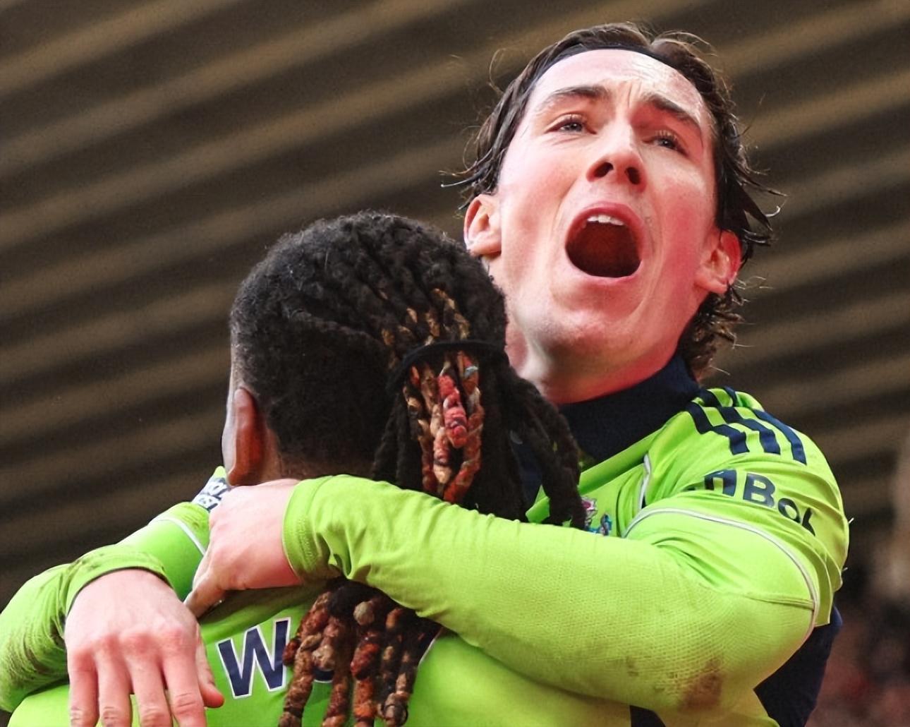 49图库app-今夏英超游出一条大鱼 10球7助攻 天才边锋或成自由身 遭多队疯抢